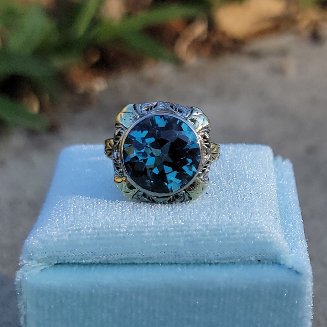 14k gold two tone Art Deco blue spinel filigree ring