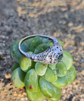 18K white gold green sapphire c.1920's filigree ring